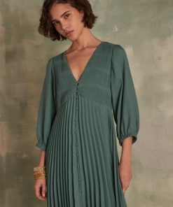 Weekendwardrobeco.shop5fd12a141f 1