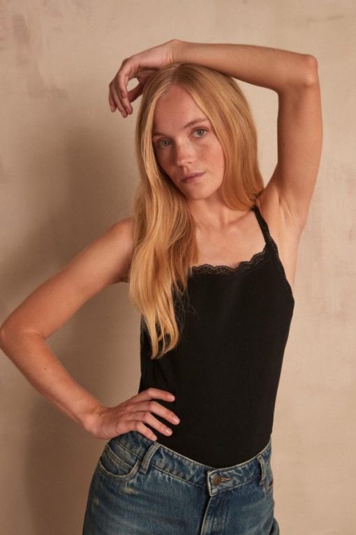 Weekendwardrobeco.shopa33e620126 1