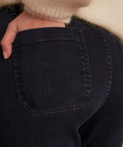 Weekendwardrobeco.shope320303961 4
